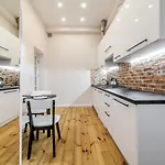 Inshiapartments On Teodora Square *